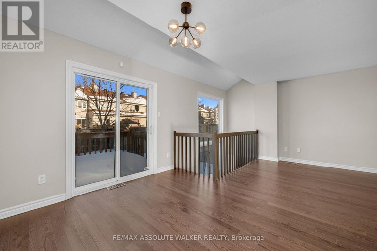 29427977/1538-briarfield-crescent/fallingbrookridgemount/ottawa/ontario/K4A1Z9_9