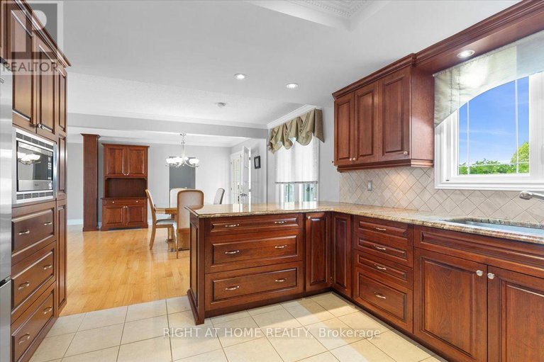 28626248/2344-raymond-street/town-of-rockland/clarence-rockland/ontario/K4K1K4_12