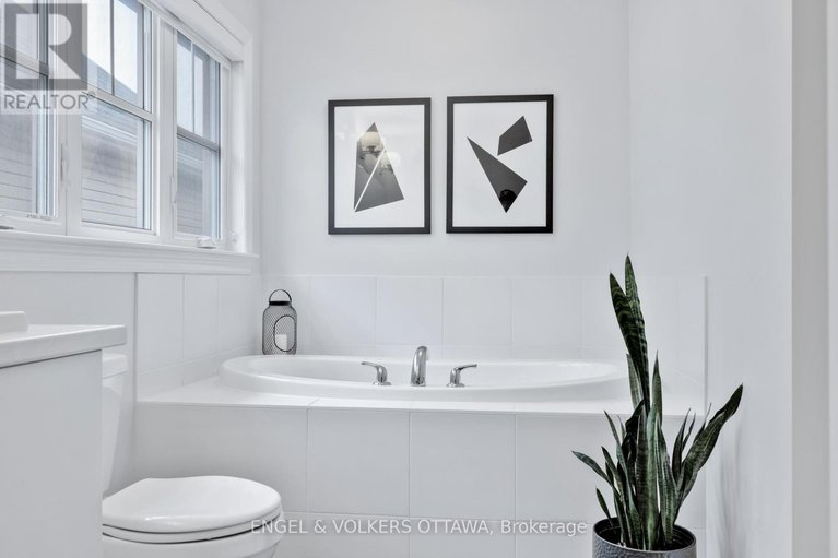 28907578/610-egret-way/half-moon-bay/ottawa/ontario/K2J6K9_29