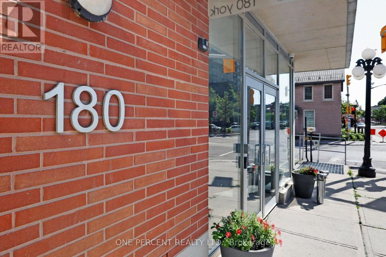 28529124/904-180-york-street/lower-townbyward-market/ottawa/ontario/K1N1J6_6