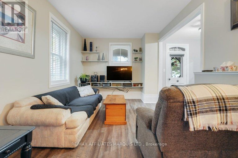 29017796/27-marlborough-street/maxville/north-glengarry/ontario/K0C1T0_14