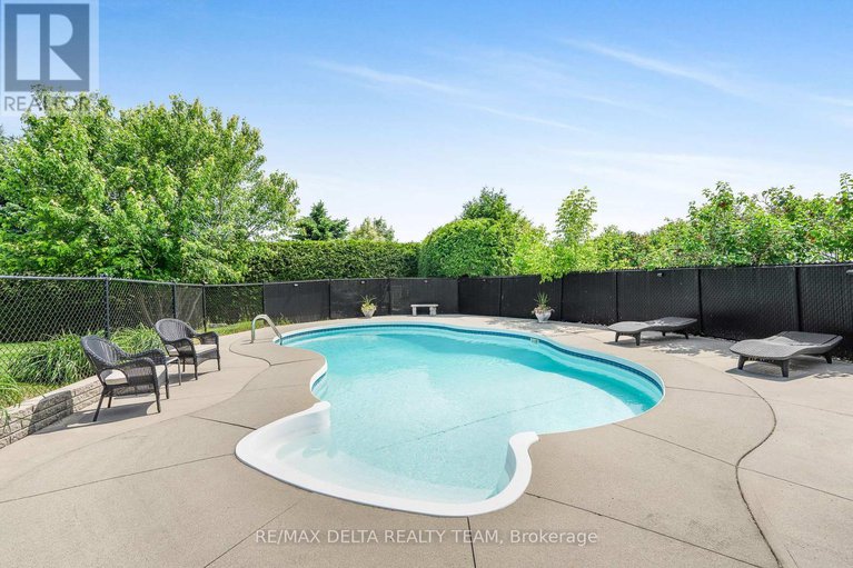28499288/1147-fieldown-street/cumberland-ridge/ottawa/ontario/K4C1R7_37