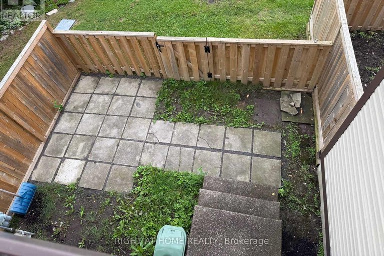 28397322/1295-bethamy-lane/beacon-hill-south/ottawa/ontario/K1J8P3_13