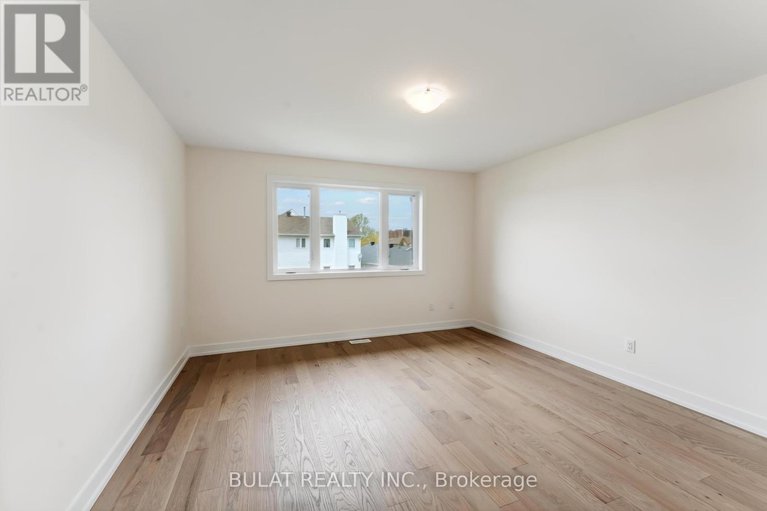 28281768/1361-kitchener-avenue/ellwood/ottawa/ontario/K1V6W1_19