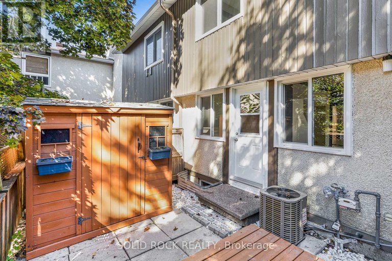 28982760/1394-lassiter-terrace/beaconwood/ottawa/ontario/K1J8N3_27