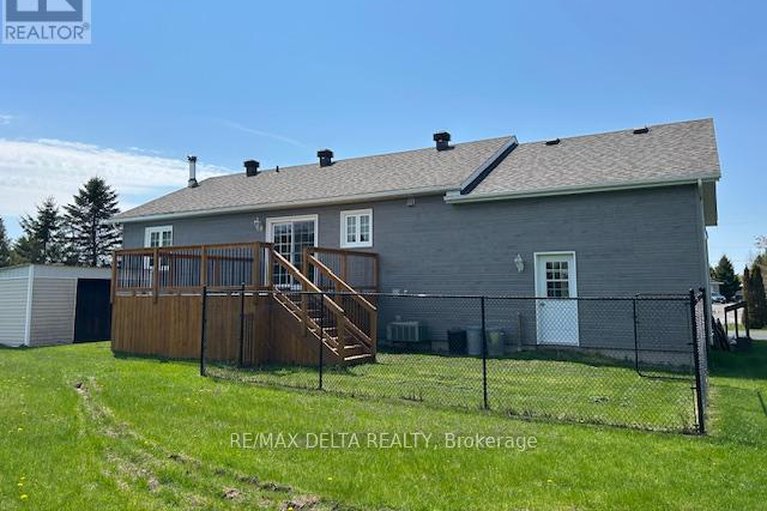 28380312/1987-paul-drive/clarencerockland-twp/clarence-rockland/ontario/K0A1E0_25