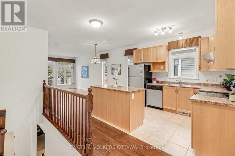 29553229/257-bulrush-crescent/blossom-parkkemp-parkfindlay-creek/ottawa/ontario/K1T0E5_15