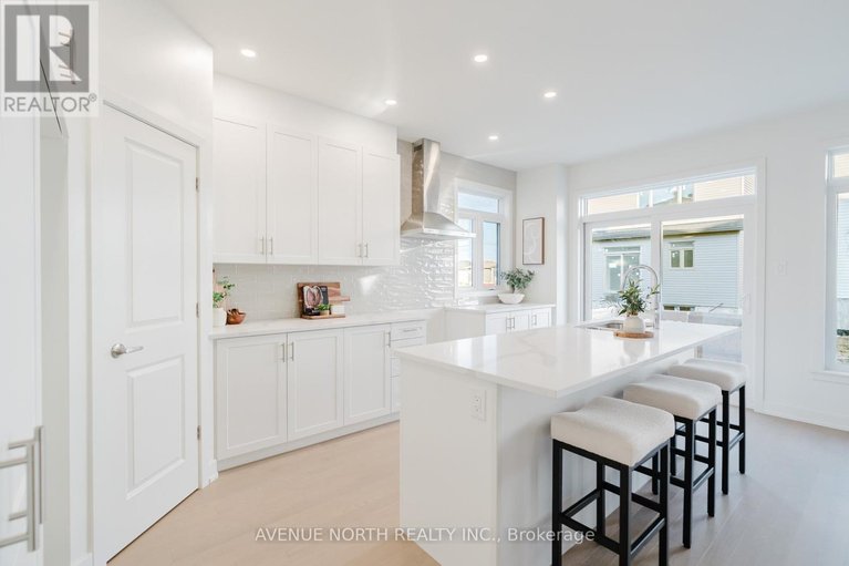 29652352/1729-rotterdam-circle/rural-kanata-central/ottawa/ontario/K2W1A5_22