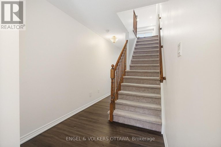 29376577/476-coldwater-crescent/emerald-meadowstrailwest/ottawa/ontario/K2M0J2_4