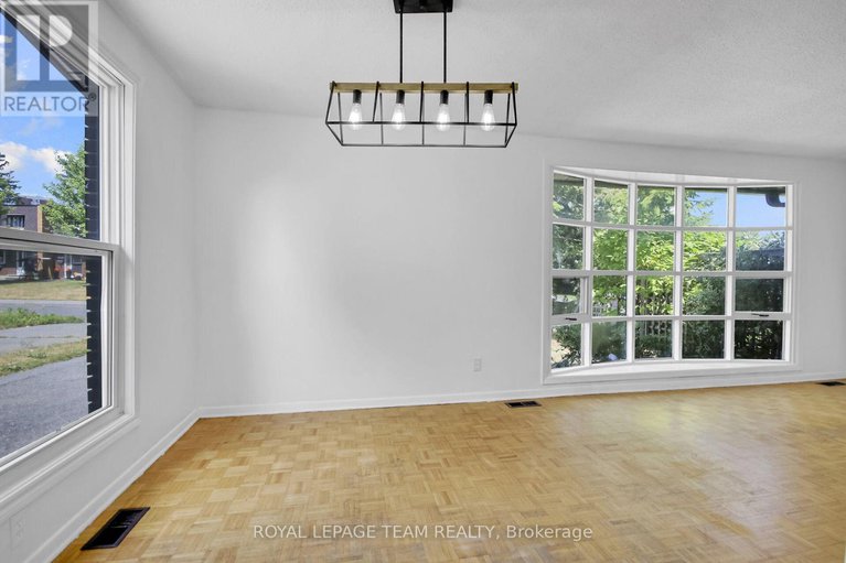 28738547/52-bowhill-avenue/borden-farmstewart-farmcarleton-heightsparkwood-hills/ottawa/ontario/K2E6S7_4