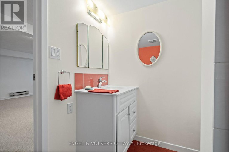 29392390/702-dovercourt-avenue/laurentianview/ottawa/ontario/K2A0W7_23