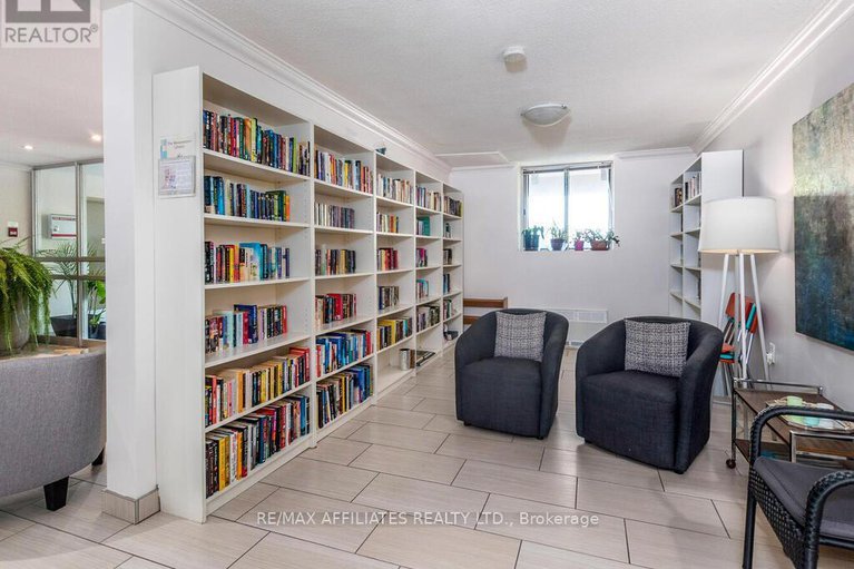 29148629/709-2400-virginia-drive/urbandale-acres/ottawa/ontario/K1H8L3_22