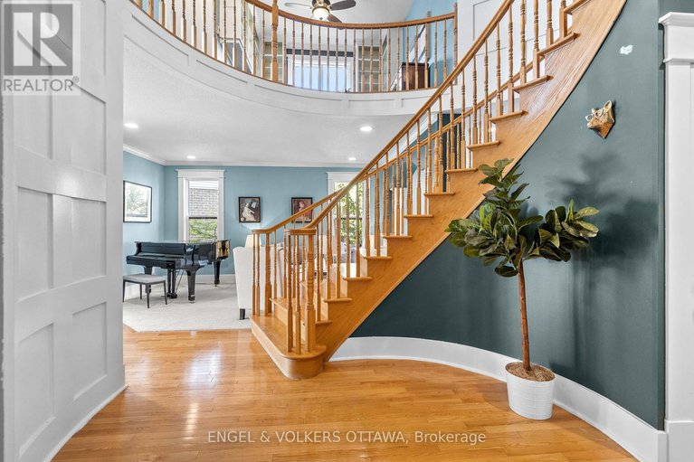 28946104/2139-blue-willow-crescent/orleans-village/ottawa/ontario/K1W1K5_11