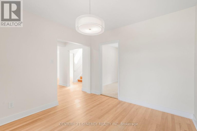 28847184/2170-berwick-avenue/bel-air-park/ottawa/ontario/K2C0Y3_12