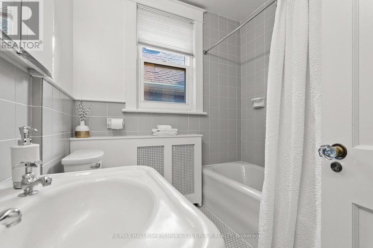 28899780/213-glebe-avenue/glebe/ottawa/ontario/K1S2C8_27