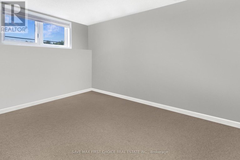28857889/2070-winsome-terrace/fallingbrookgardenway-south/ottawa/ontario/K4A5M9_15