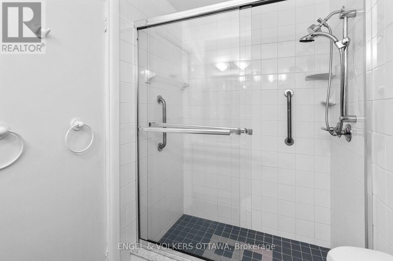 28811817/337-mountbatten-avenue/alta-vistafaircrest-heights/ottawa/ontario/K1H5W2_25
