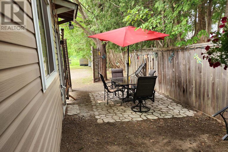 28431924/215-division-street-s/mcnabbraeside-twps/mcnabbraeside/ontario/K7S3C7_24