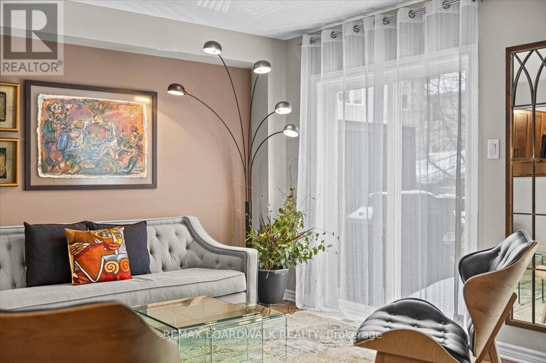 29434399/265-parkrose-private/chatelaine-village/ottawa/ontario/K4A0N8_12