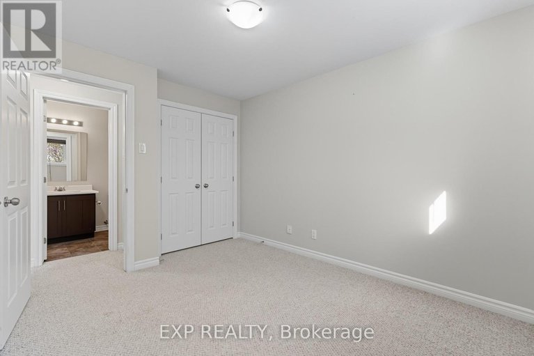 28928923/a-330-everest-private/elmvale-acres/ottawa/ontario/K1G4E4_22
