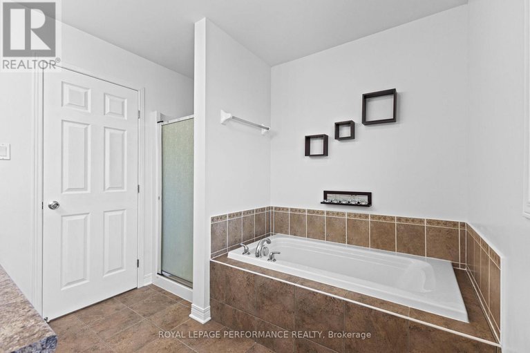 28618074/372-antigonish-avenue/springridgeeast-village/ottawa/ontario/K4A0T9_34