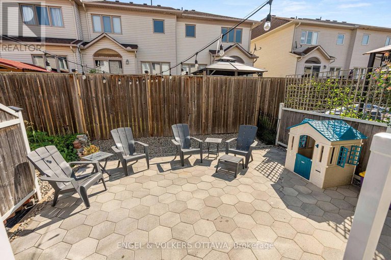 28731847/541-langelier-avenue/mer-bleuebradley-estatesanderson-park/ottawa/ontario/K1W0E7_33