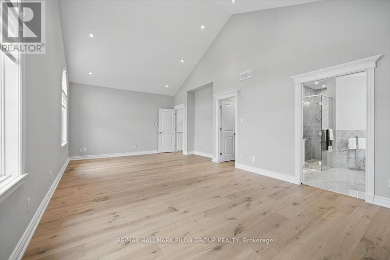 28463526/6373-radisson-way/hiawatha-parkconvent-glen/ottawa/ontario/K1C2Z9_25