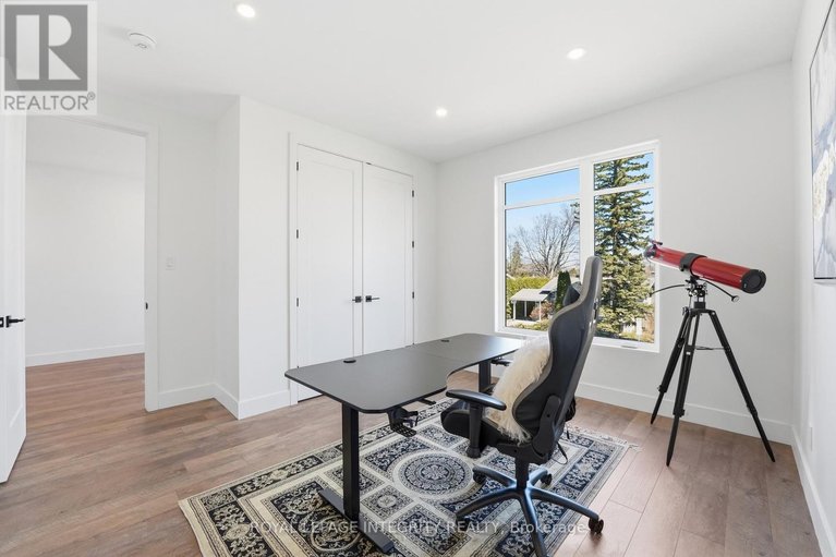 29663854/984-watson-street/fairfield-heights/ottawa/ontario/K2B6C2_32