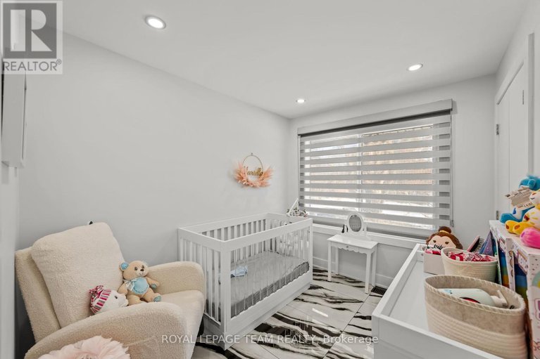 28407938/1373-normandy-crescent/carleton-heights/ottawa/ontario/K2C0N4_28