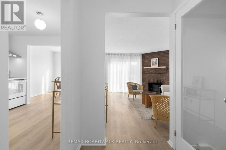 29210288/12-selye-crescent/beaverbrook/ottawa/ontario/K2K1C9_7