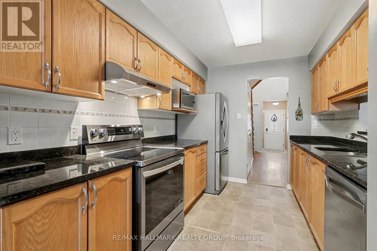 29183688/1690-jobin-crescent/carson-grove/ottawa/ontario/K1J1C5_9