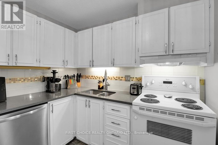 29056396/1771c-lamoureux-drive/queenswood-heights-south/ottawa/ontario/K1E2N5_14