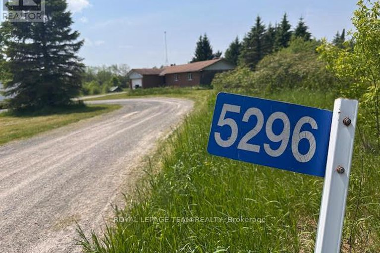 28461205/5296-panmure-road/pakenham/mississippi-mills/ontario/K0A2X0_11