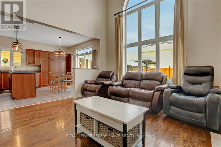 29343896/1019-valin-street/fallingbrookgardenway-south/ottawa/ontario/K4A4X8_8