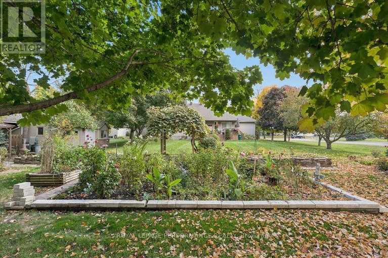 29118234/7051-donwel-drive/greely/ottawa/ontario/K4P1M7_40