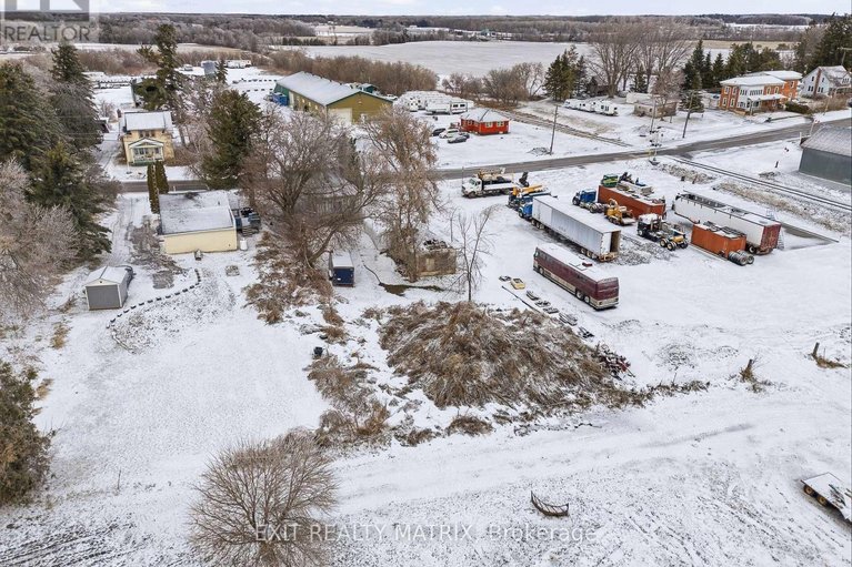 29474122/21888-laggan-glenelg-road/north-glengarry-lochiel-twp/north-glengarry/ontario/K0B1E0_36