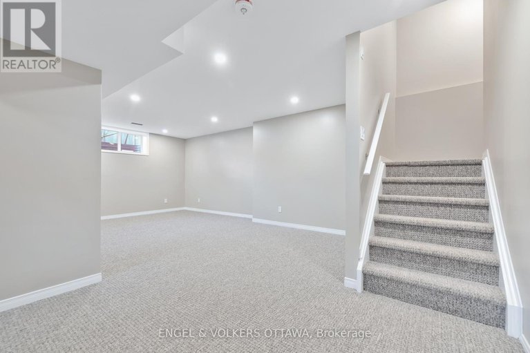 29096516/26-carleton-cathcart-street/stittsville-south/ottawa/ontario/K2S1M7_32