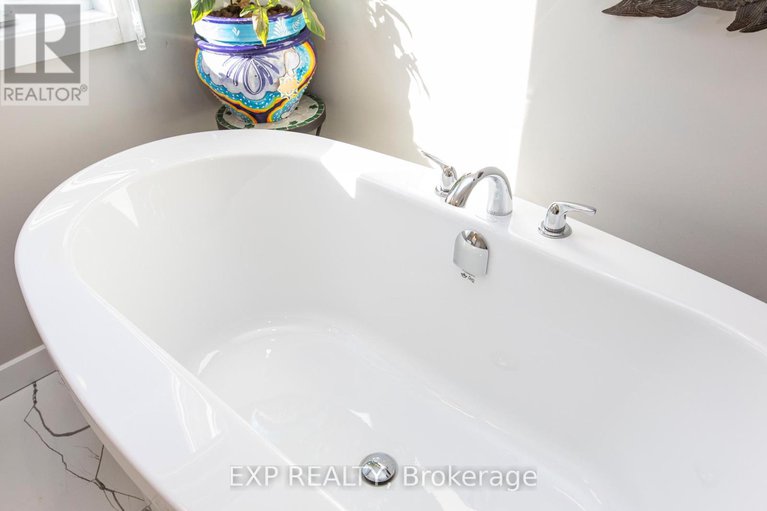28387831/65-granite-street/clarencerockland-twp/clarence-rockland/ontario/K4K0H7_19