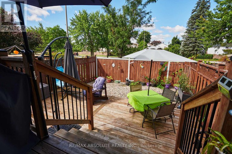 28640841/6142-arbourwood-drive/chapel-hill/ottawa/ontario/K1C7K8_29