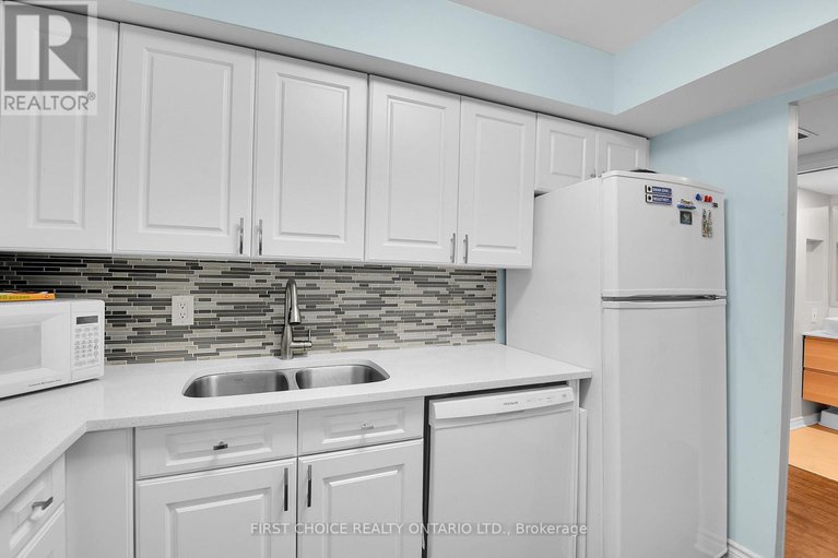 28928052/303-1500-riverside-drive/riverview-park/ottawa/ontario/K1G4J4_17