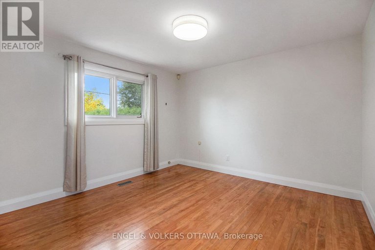 28910018/2061-vincent-street/elmvale-acres/ottawa/ontario/K1G2M8_17