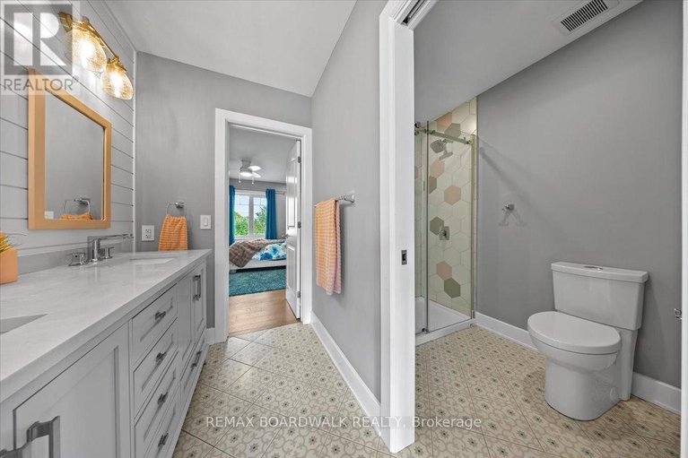 29614142/2440-emmett-road/cumberland-west/ottawa/ontario/K4C1S1_29