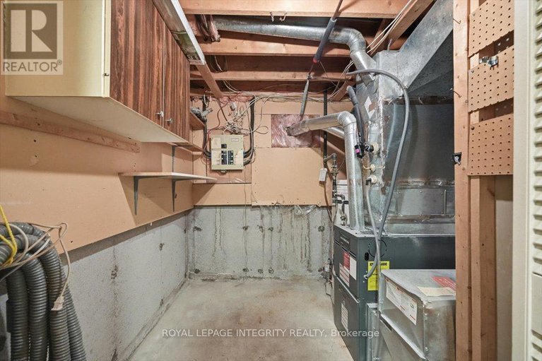 29214221/809-vinette-crescent/chatelaine-village/ottawa/ontario/K1E1X1_37