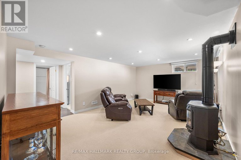 28597247/412-oxford-street-e/kemptville/north-grenville/ontario/K0G1J0_23