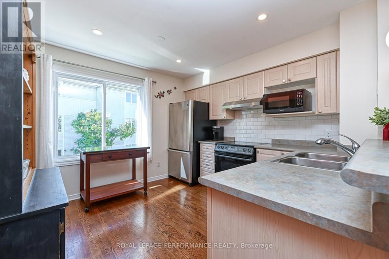 28941534/42-yorkville-street/central-park/ottawa/ontario/K2C4B5_10