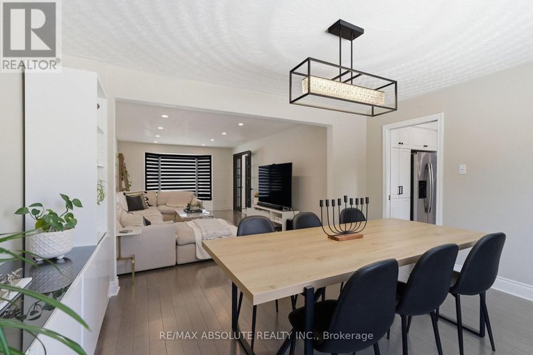 29407947/13-weatherwood-crescent/pineglencountry-place/ottawa/ontario/K2E7C5_15