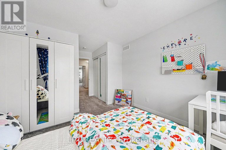 29216246/2485-watercolours-way/half-moon-bay/ottawa/ontario/K2J7B1_23