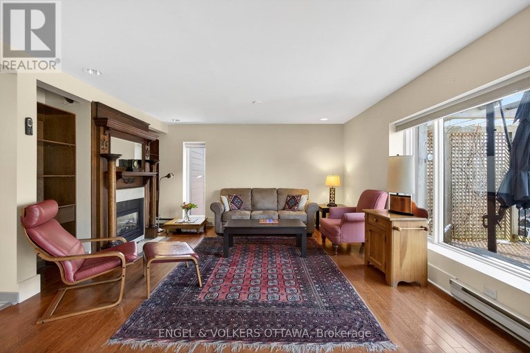 29617139/424-lochaber-avenue/westboro-west/ottawa/ontario/K2A0A6_10