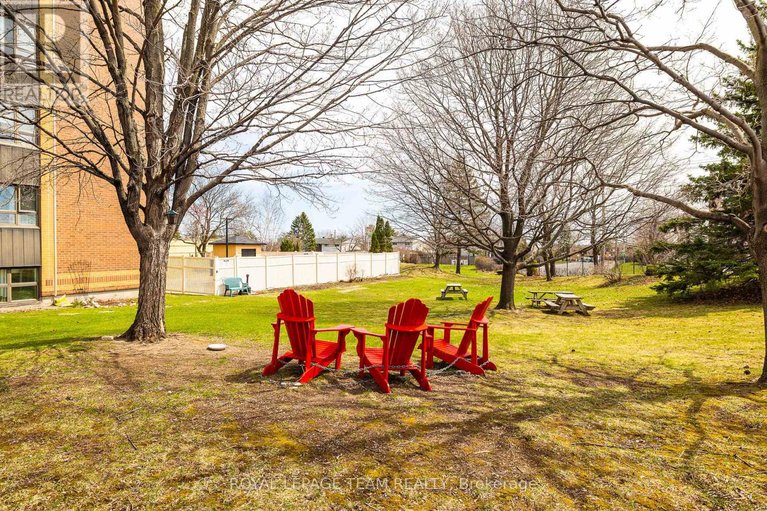 29662214/701-1356-meadowlands-drive-e/borden-farmstewart-farmcarleton-heightsparkwood-hills/ottawa/ontario/K2E6K6_31