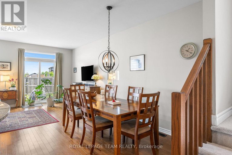 28396452/844-cedar-creek-drive/blossom-parkkemp-parkfindlay-creek/ottawa/ontario/K1T0B3_6